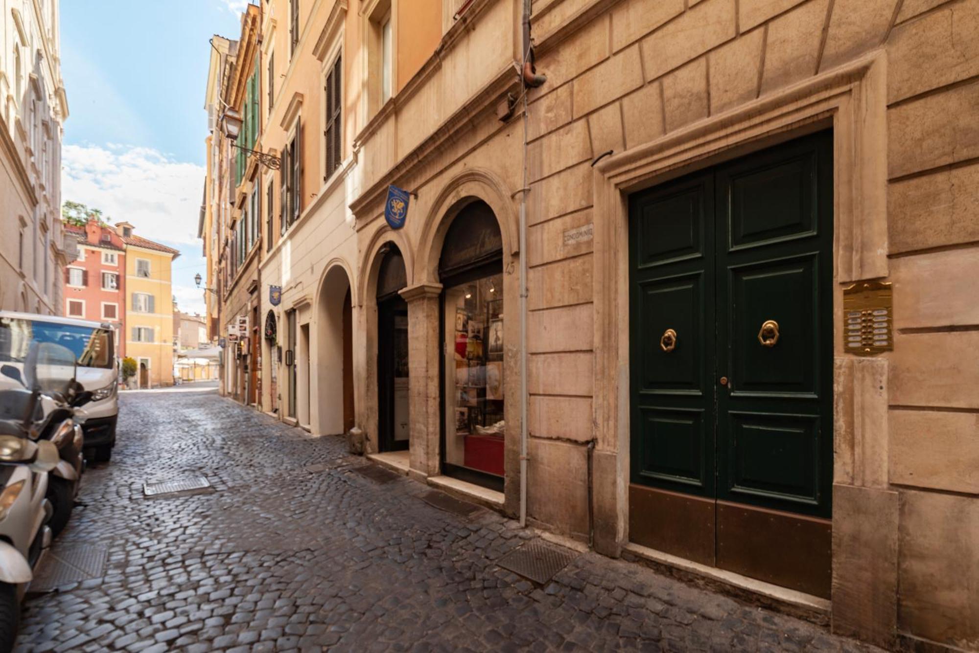 Apartment With Terrace In Via Del Pellegrino - FromhometoRom Exterior foto