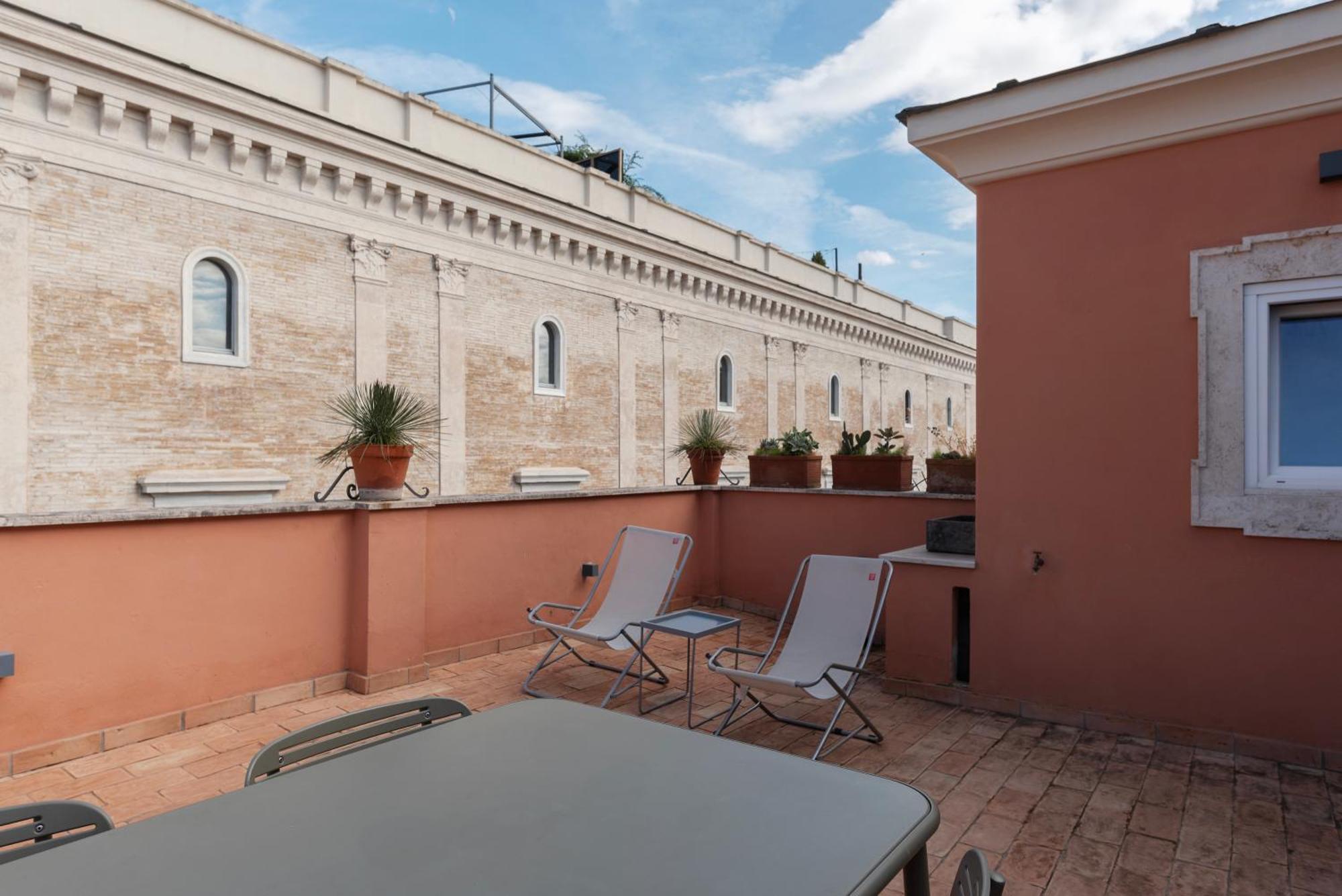 Apartment With Terrace In Via Del Pellegrino - FromhometoRom Exterior foto